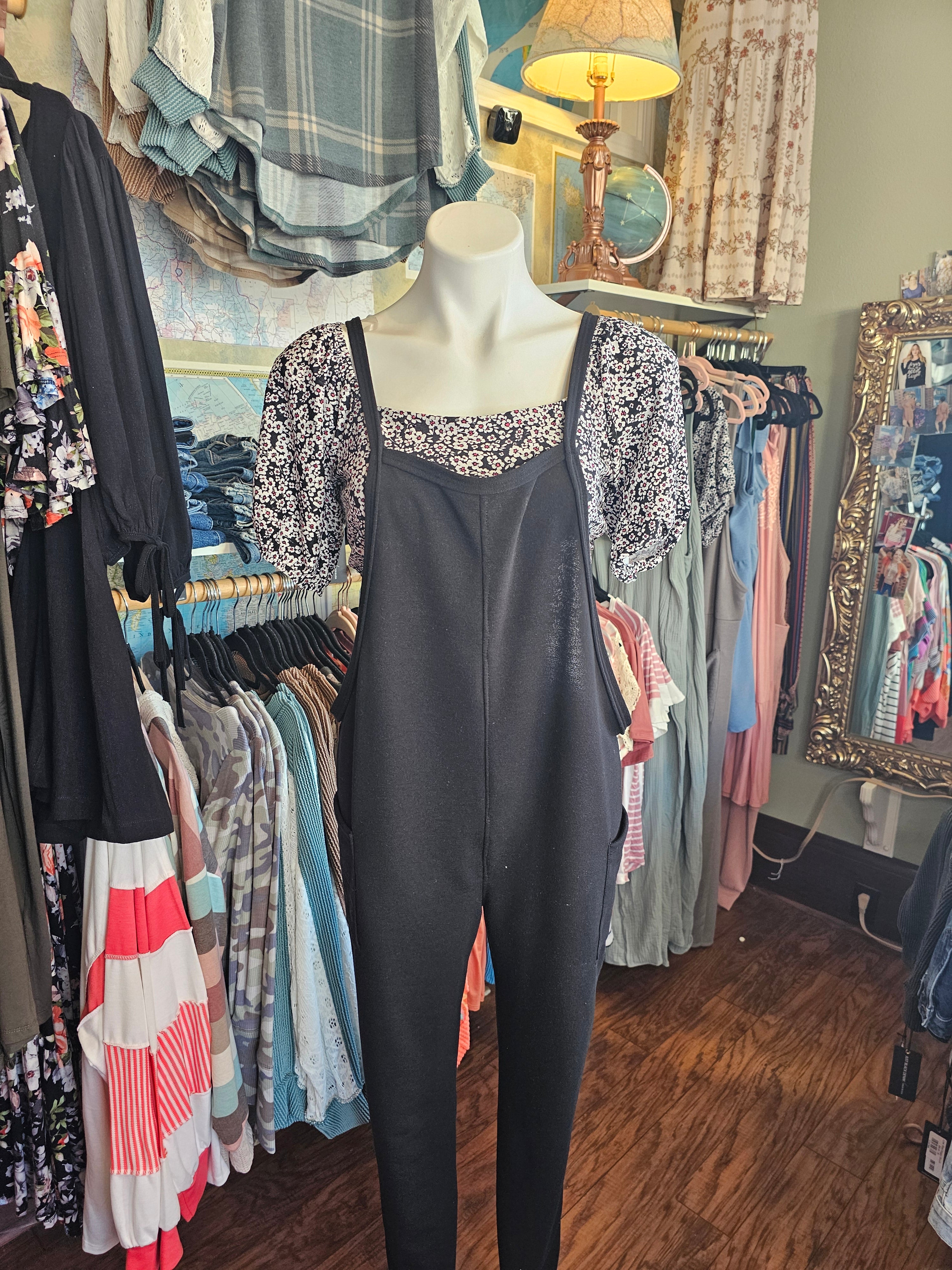 Eyelet Print Cropped Top