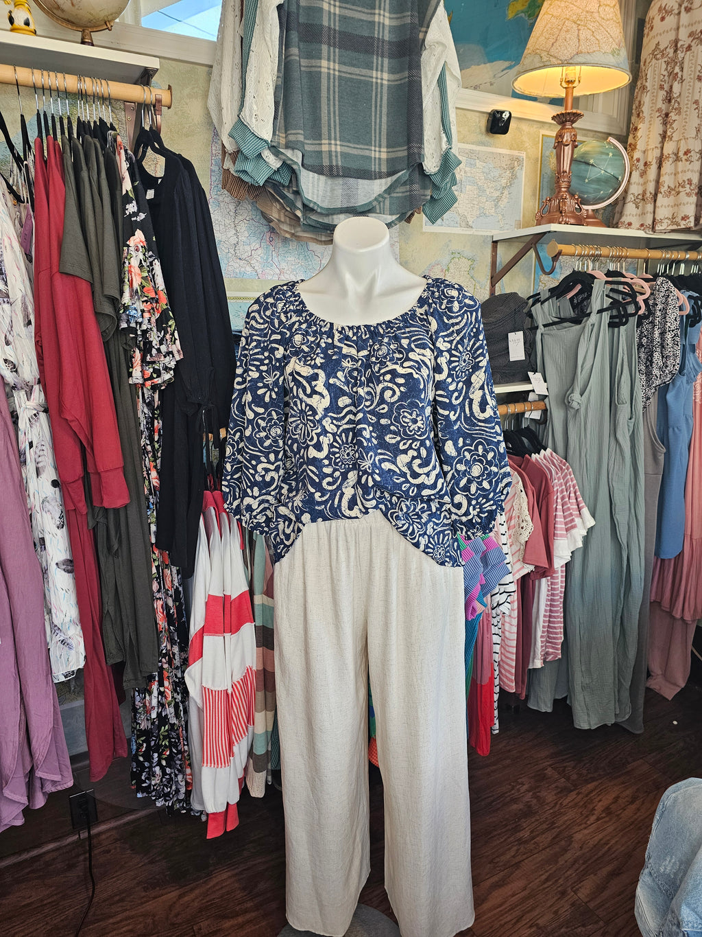 Floral Off the Shoulder Elastic Cuff blouse